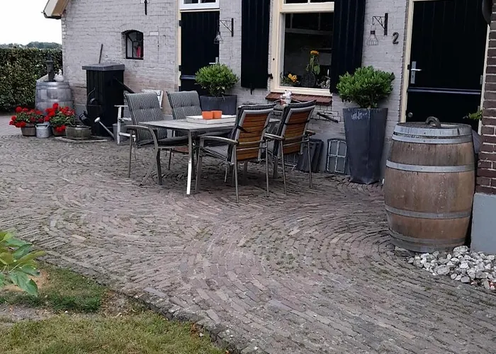De Veldhoeve Vakantieboerderij *